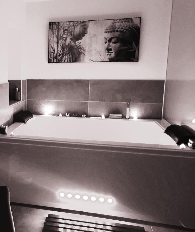 Hotel Elle & Lui En Jacuzzi Bernis Zewnętrze zdjęcie