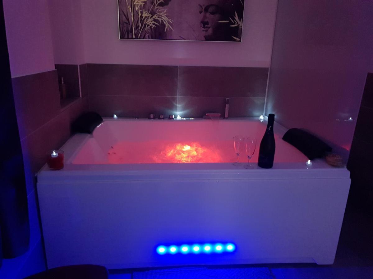Hotel Elle & Lui En Jacuzzi Bernis Zewnętrze zdjęcie